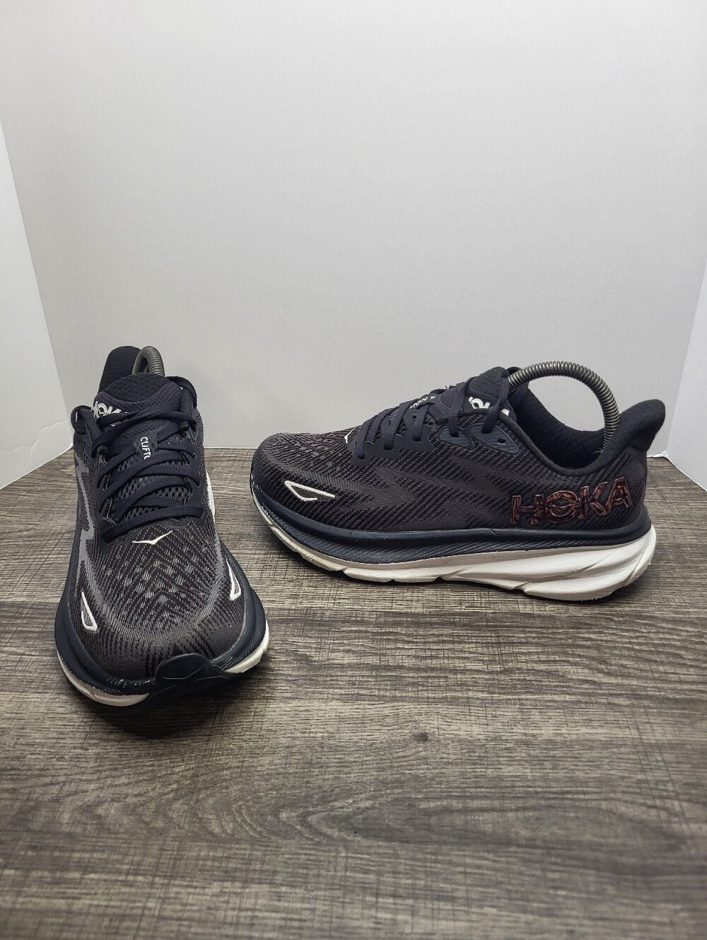 Hoka One One Clifton 9 Women's Running Shoes Sneakers Black Size 8 B